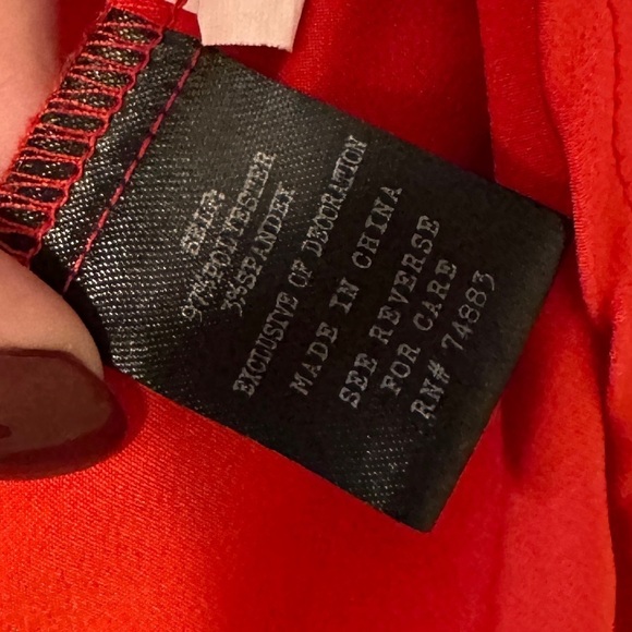 Adiva Women’s Plus Size 1X Red Faux Wrap Tie Waist Puff Sleeve V-Neck Sateen - Picture 5 of 5